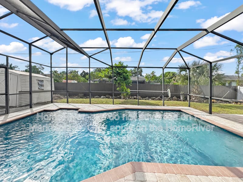 Fort Myers House: 9032 Pomelo Rd W