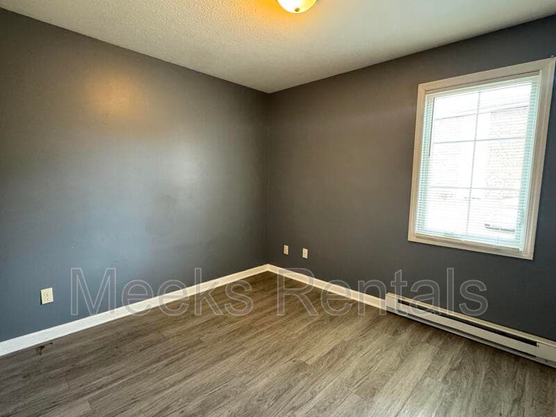 Hurricane Apartment: 2648 Main St