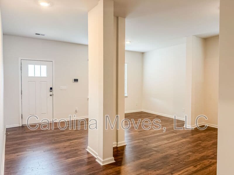 Greer House: 6 Corbel Dr