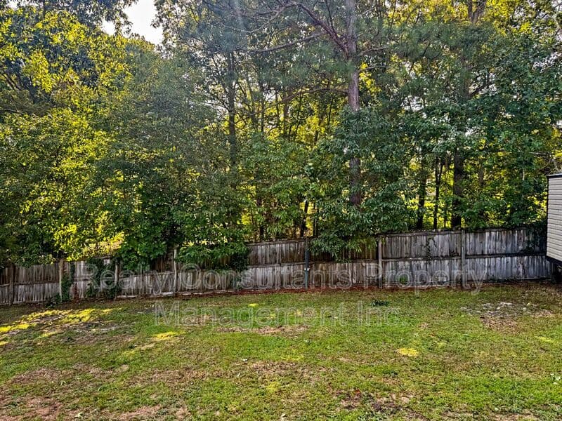 Fayetteville House: 7701 Redwood Avenue