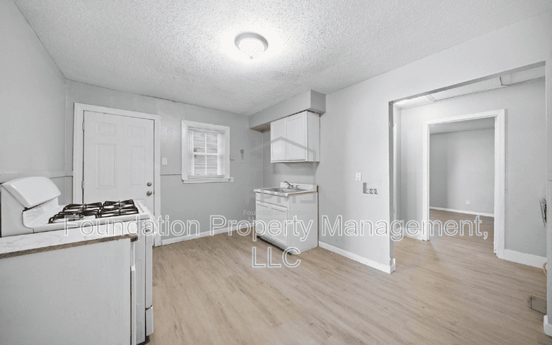 Memphis House: 2317 East Warren Street