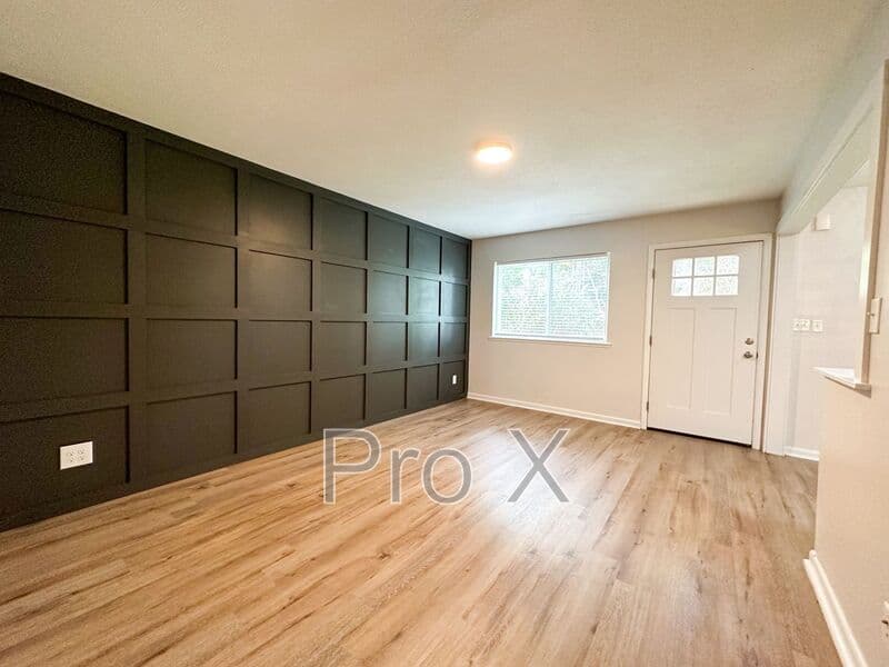 Fayetteville House: 210 S Hill Ave