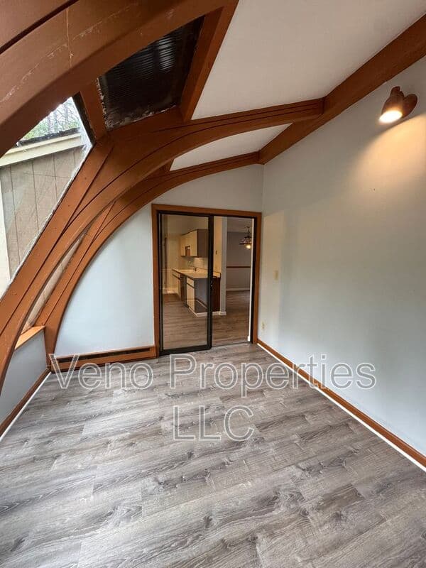 Ballston Spa House: 17 Sand Spurrey Road