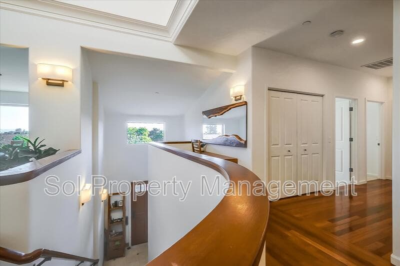Santa Cruz House: 3370 Houts Drive