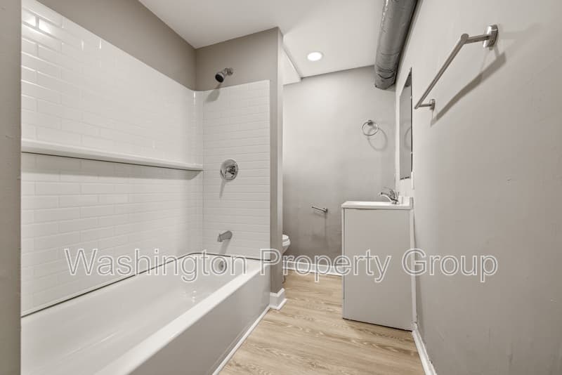 Baltimore House: 206 E 25th St