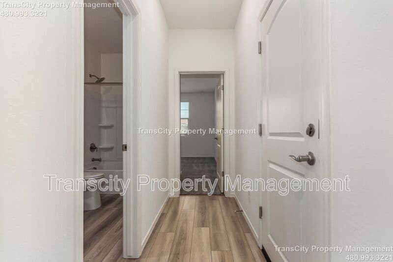 Maricopa House: 36420 W San Alvarez Ave