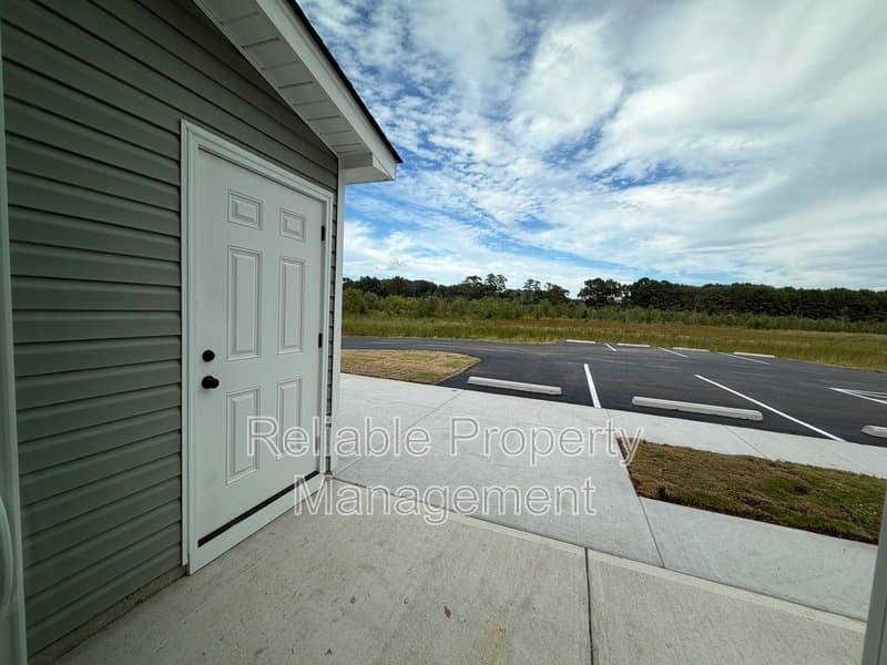 Pine Level Townhome: 426 W Main St