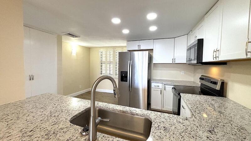 Daytona Beach Condo: 632 Marina Point Drive