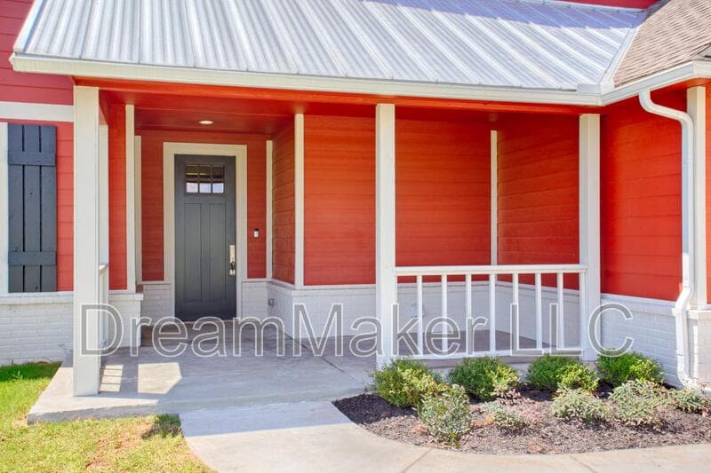 Norman House: 3118 SE 34th Street