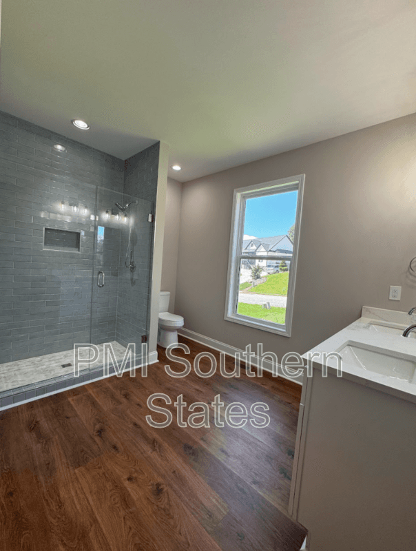 Greenville House: 711 Rockcliff St