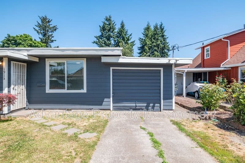 Albany House: 1915 5th Ave SE