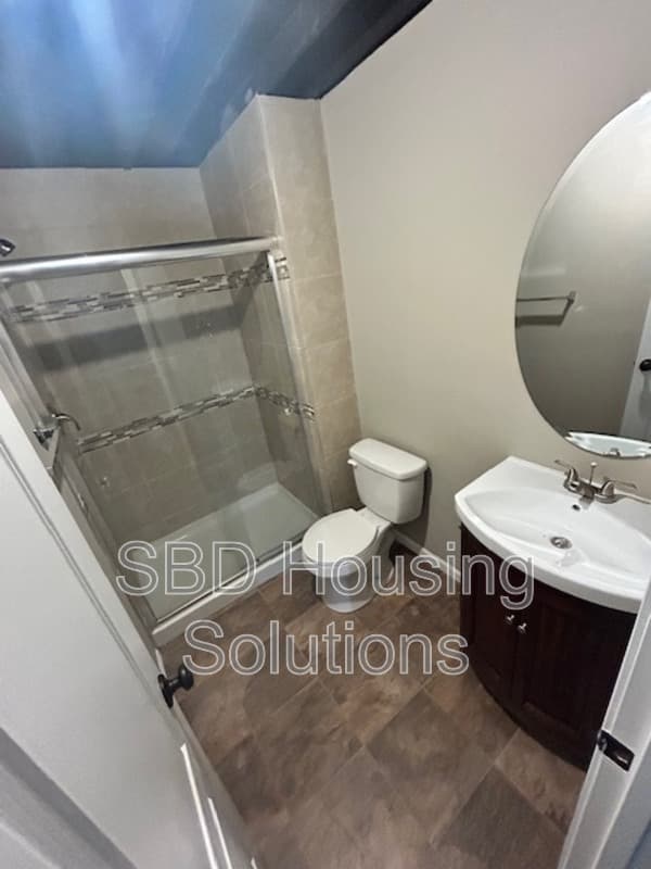 Blue Springs House: 8901 SW 8th St