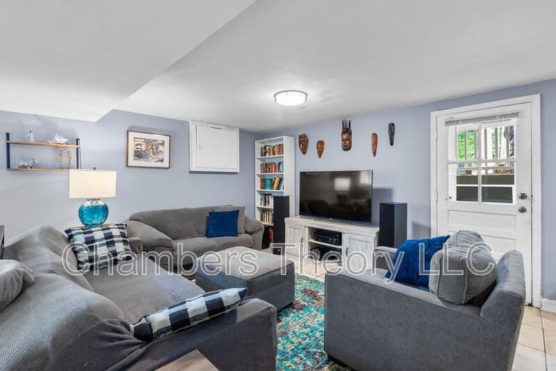 Silver Spring House: 3904 Lantern Dr
