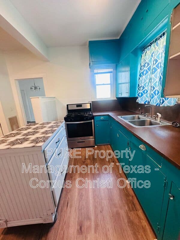Taft House: 542 McIntyre Ave