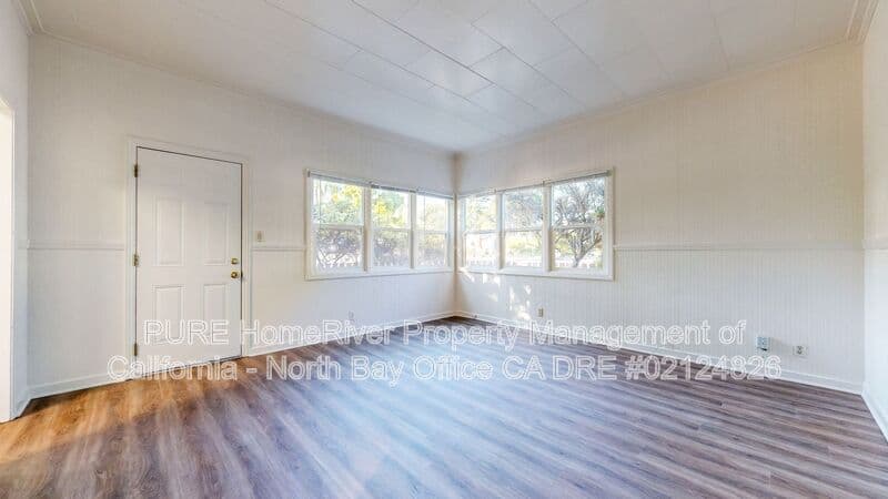 Santa Rosa House: 1430 Sonoma Avenue