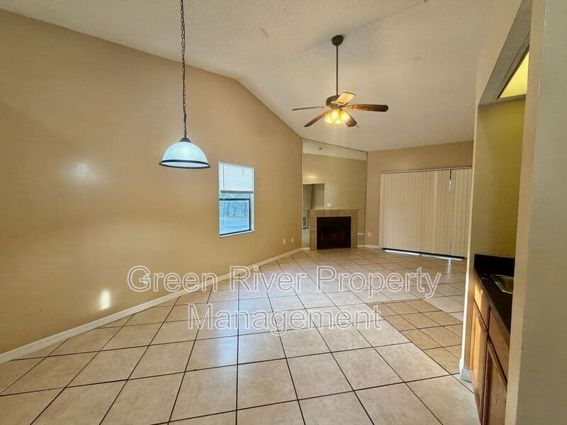 Jacksonville House: 5142 Ricker Road