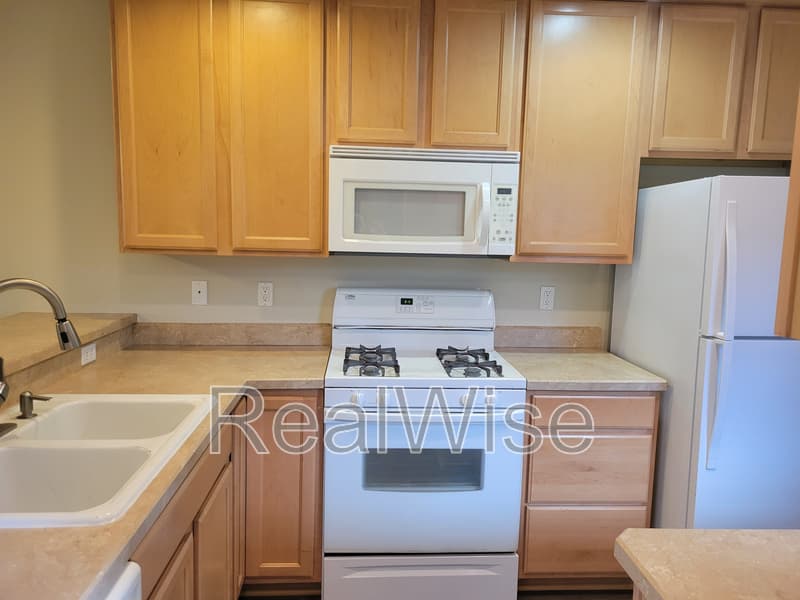 Redmond Townhome: 2478 SW Timber View Ct