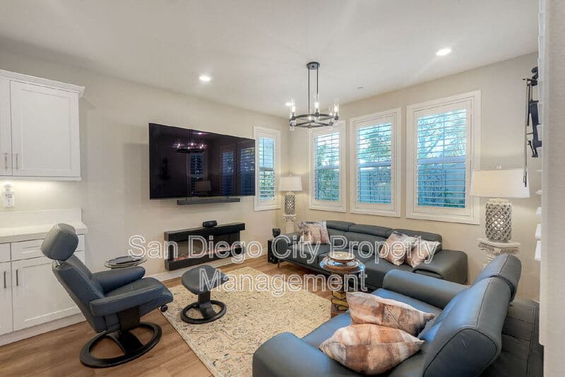 Carlsbad House: 1817 Artemisia Ct