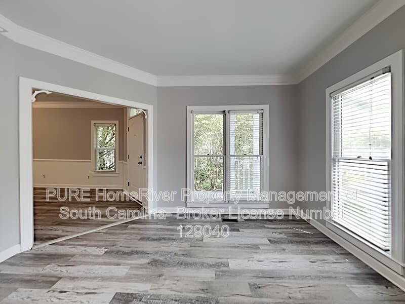 Columbia House: 313 Brook Hollow Dr