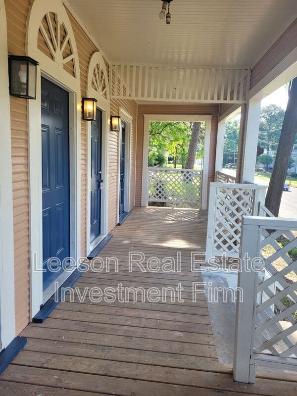 Shreveport House: 310 1/2 Kings Highway