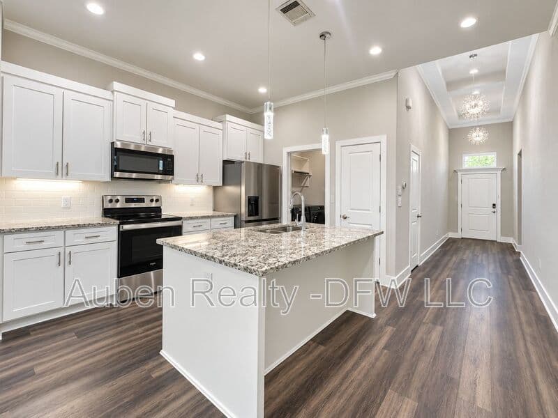 Dallas House: 4520 Garrison Avenue
