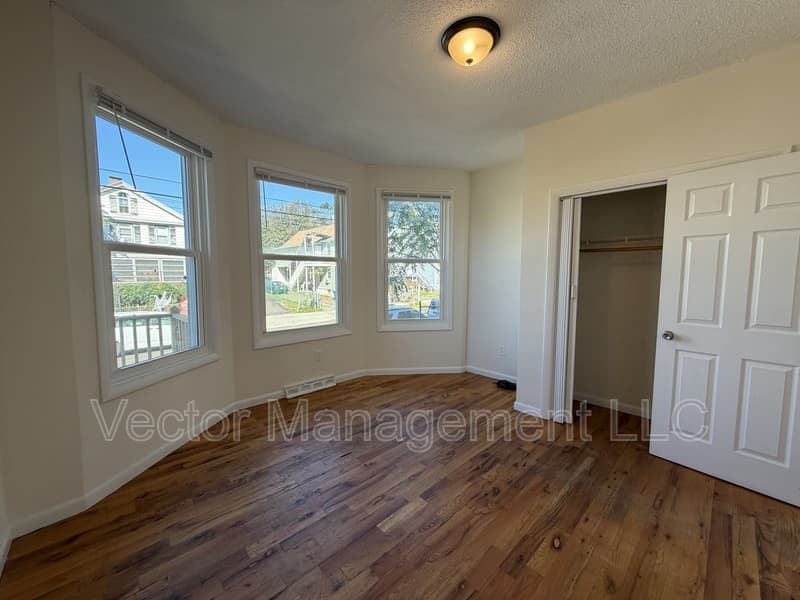 New Haven Condo: 34 Wolcott Street - 1st Floor