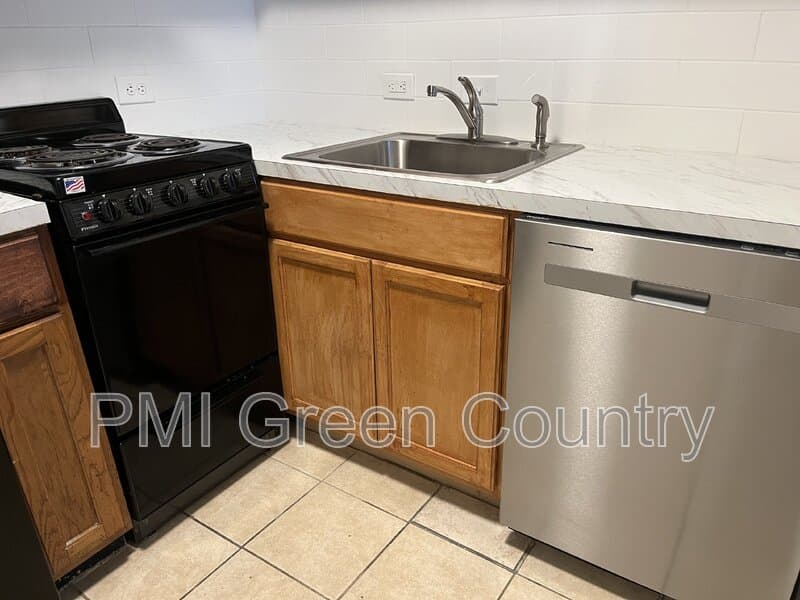 Tulsa Condo: 6639 S Victor Ave
