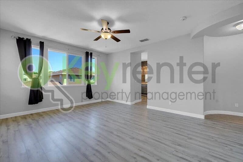 Lincoln House: 1740 Allenwood Circle