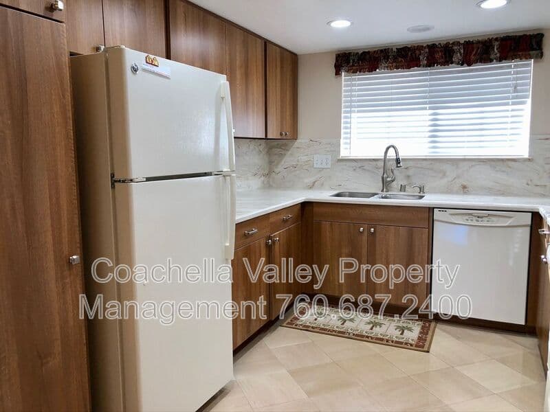 Palm Springs Condo: 500 S. Farrell Drive