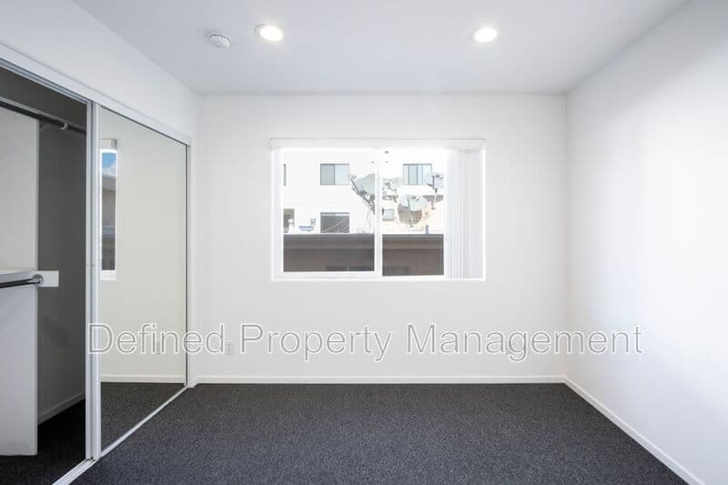 Los Angeles Condo: 3644 Keystone Ave