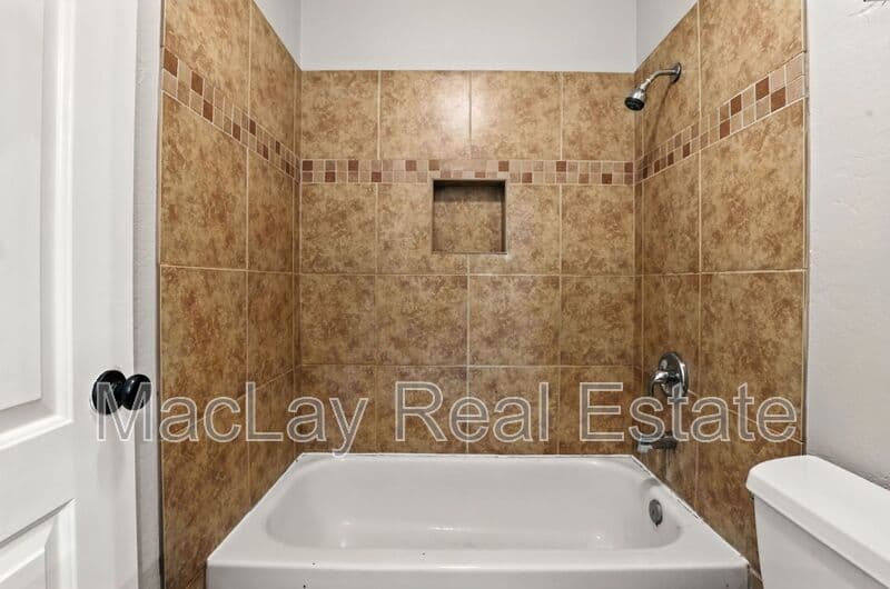 Scottsdale House: 8055 E. Thomas Rd.