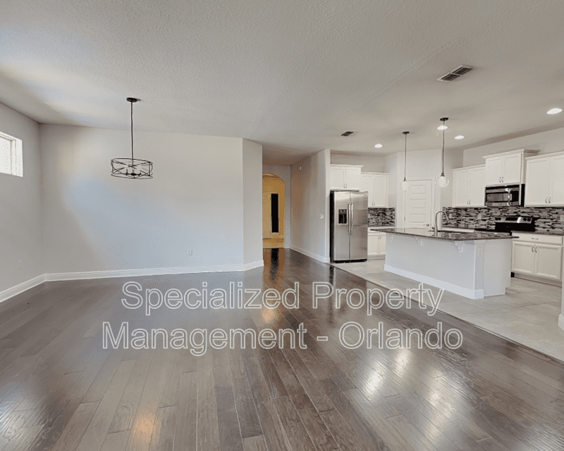Winter Garden Townhome: 15543 Waterleigh Cove Dr