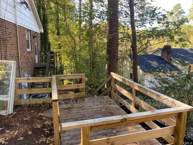 Raleigh House: 3215 Cyanne