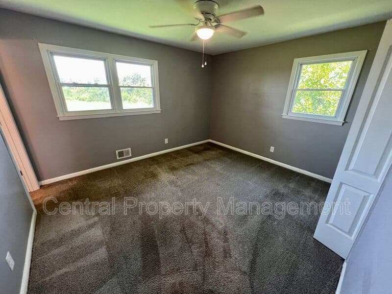 Spartanburg House: 104 Madison Circle