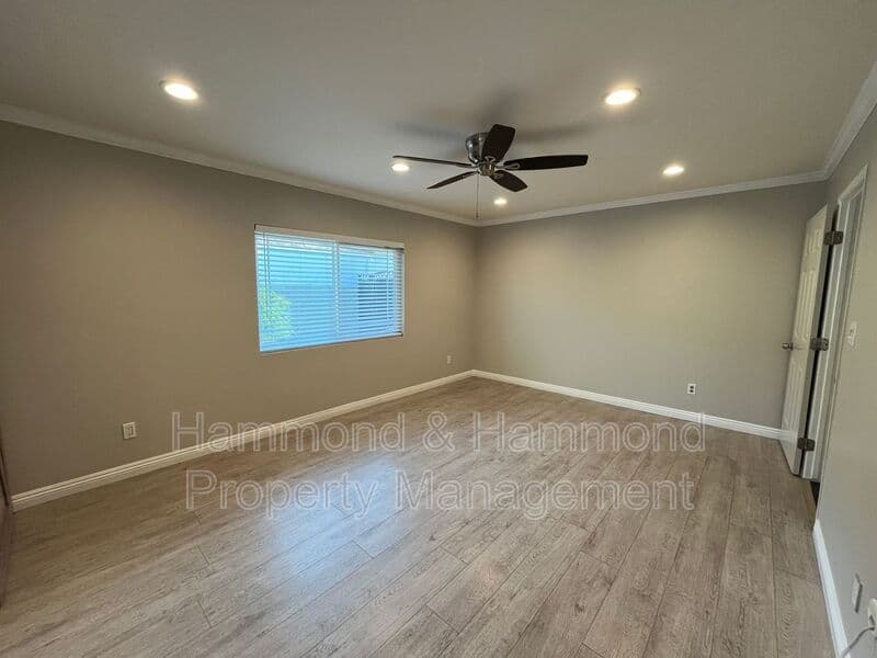 Granada Hills House: 10436 Amestoy Ave.