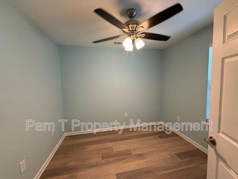 Savannah House: 2311 Tennessee Ave