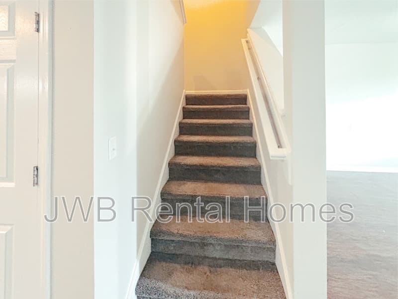 Jacksonville House: 3038 Rayford St
