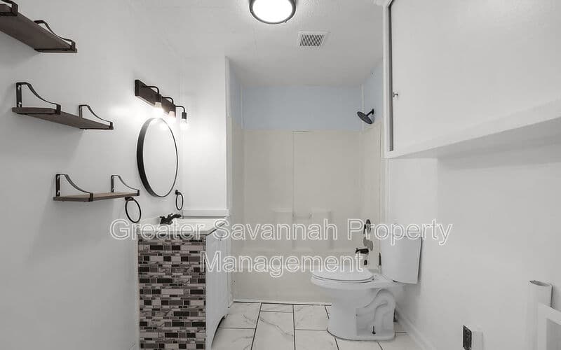 Savannah House: 612 West 42nd Street