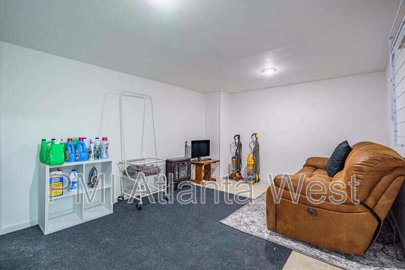 Sandy Springs House: 2215 Spalding Drive