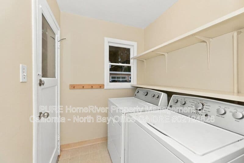 Mill Valley Condo: 10 & 12 Una Way