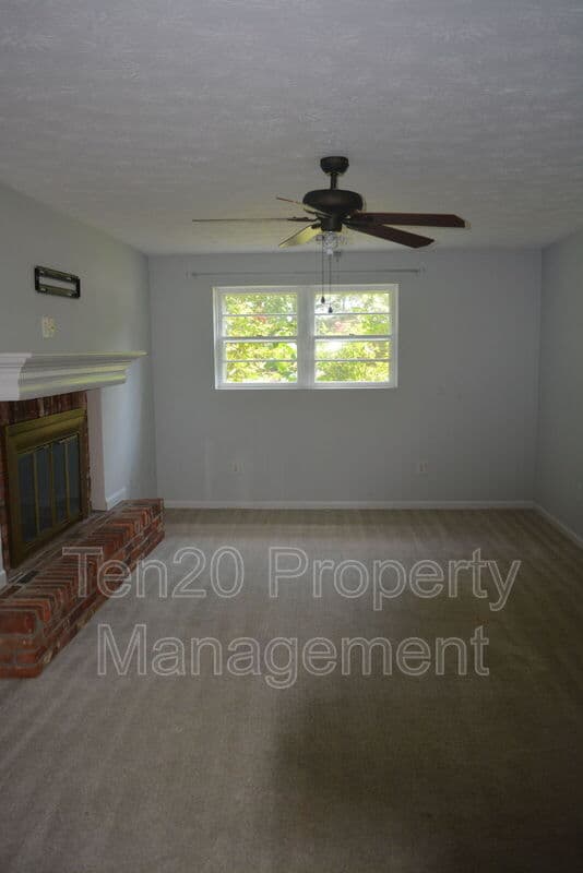 Columbus House: 1815 Marilon Dr