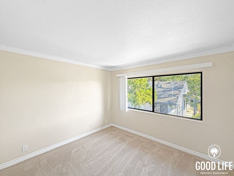 La Jolla Townhome: 8013 Caminito Gianna