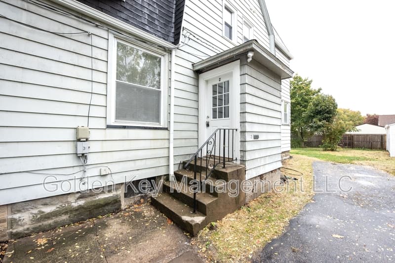 North Olmsted Condo: 5195 Dover Center Road - 2