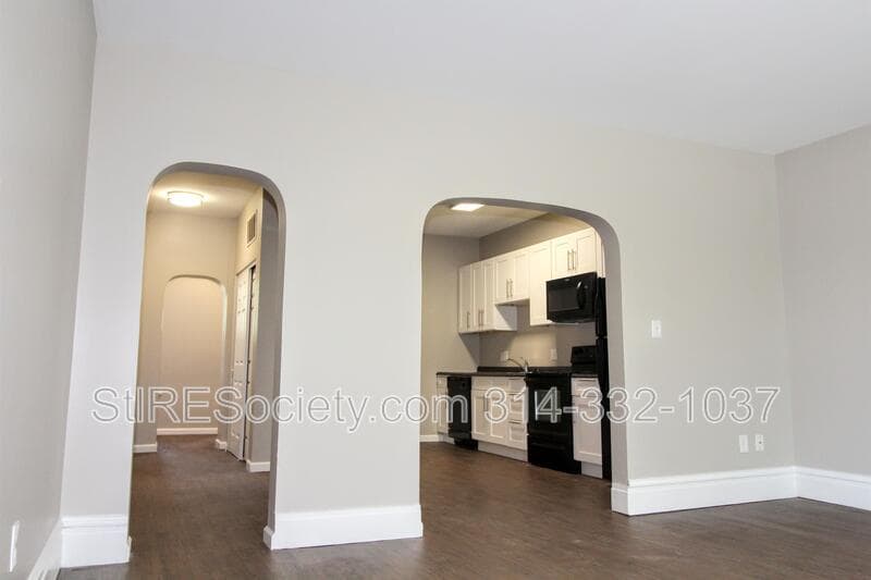 St. Louis Condo: 7615 S. Broadway #2F
