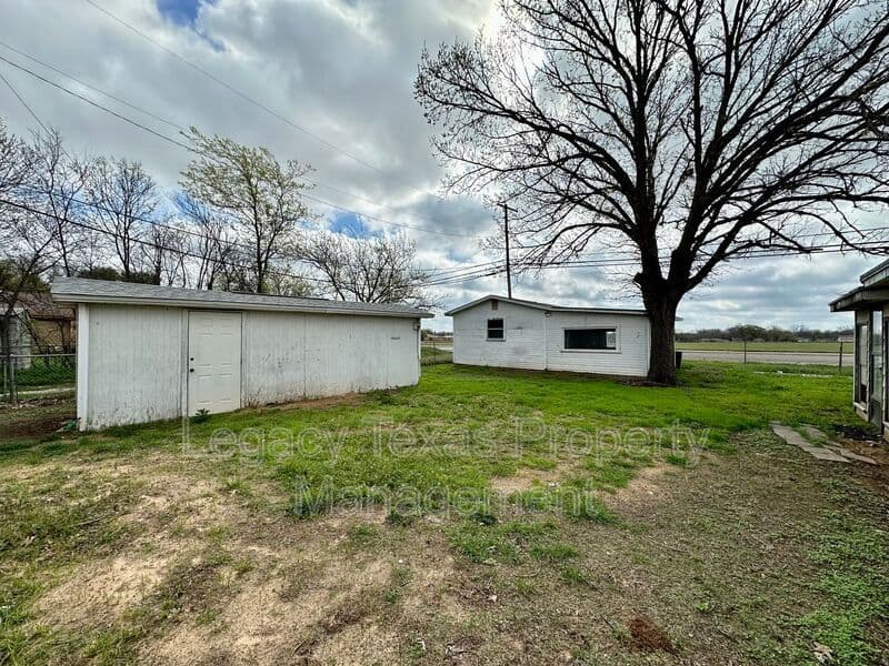Cleburne House: 1902 Joslin St