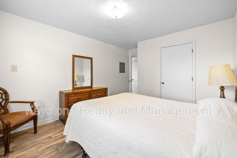 Hopkinsville Apartment: 102 Laurel Cove Drive