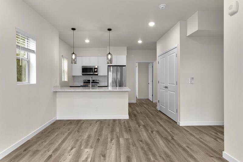 Lakewood Condo: Heron Heights 8931 Gravelly Lake Dr SW - 201
