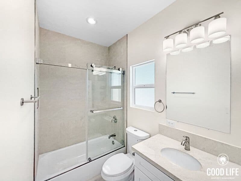 San Diego House: 5108 Savannah St