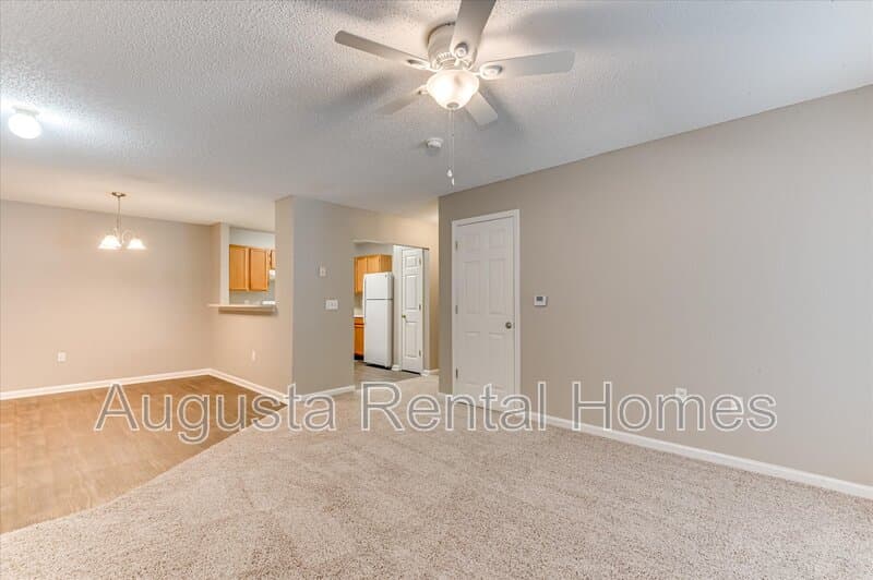 Edgefield Condo: 320 Peachtree Street - 325-6