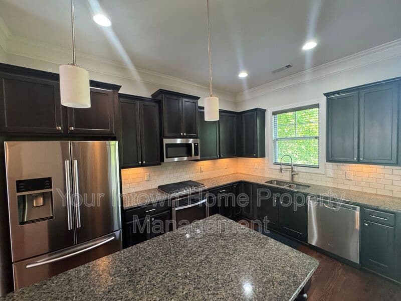 Atlanta House: 2141 Havenwood Trl NE